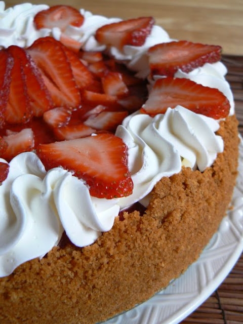 полуничний чізкейк