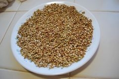 обсмажуємо гречку