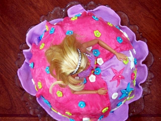 торт з лялькою