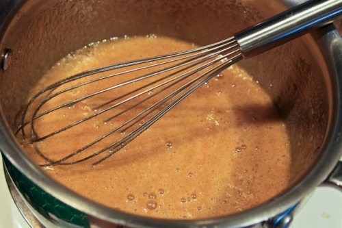 змішуємо яйця з цукром