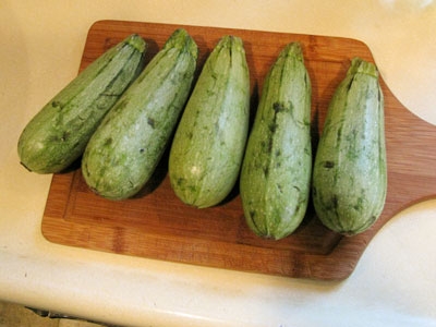 кабачки на дошці