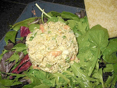 салат з тунцем