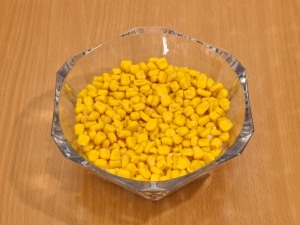 додаємо кукурудзу