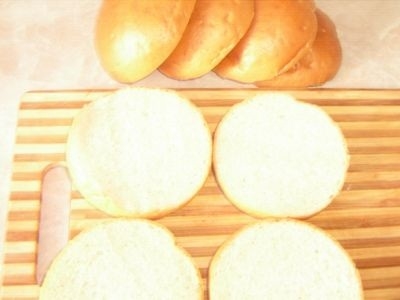 зрізати верхівки з булочок