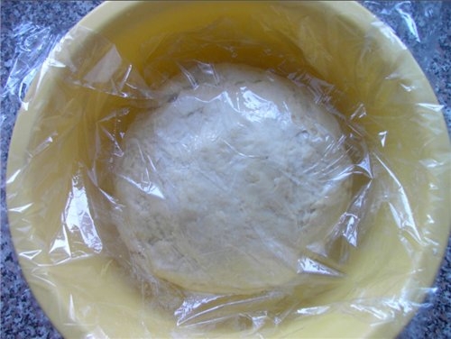 тісто з плівкою