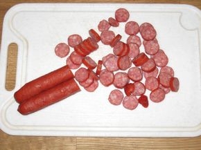 ріжемо ковбаски