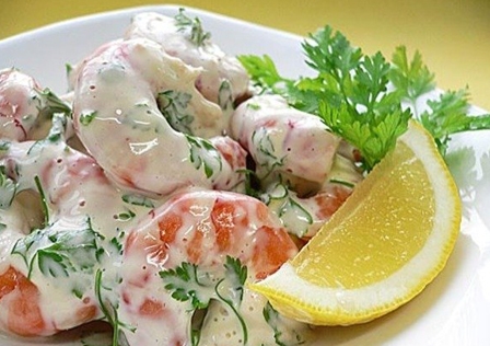 Готовий Салат з китайської капусти і креветок