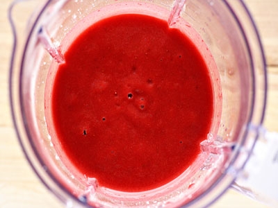 полуниця в блендері