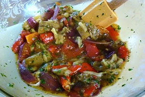 салат в мисці