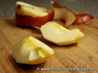 нарізаємо на шматочки яблука