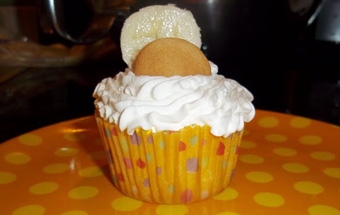 кошички з білковим кремом