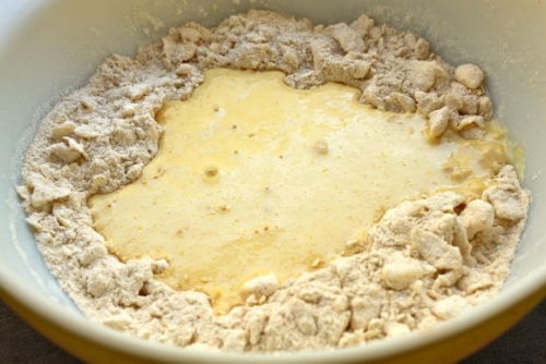 збиті яйця в мисці