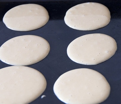 Випікаємо коржі