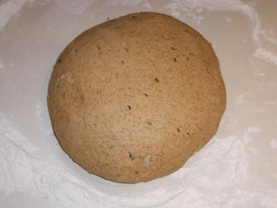 тісто на столі