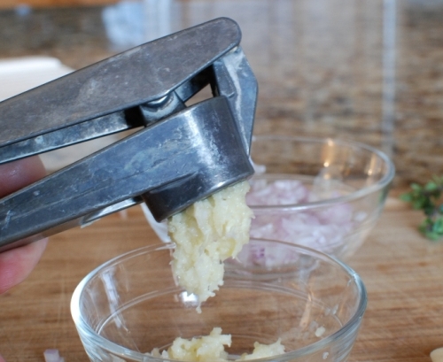 видавлюємо часник