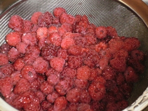 Промиваємо малину