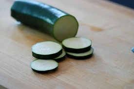 нарізаємо на кружечки цукіні