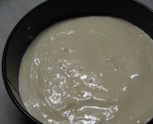 запікаємо бісквітний корж