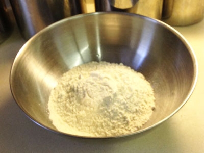 борошно в мисці