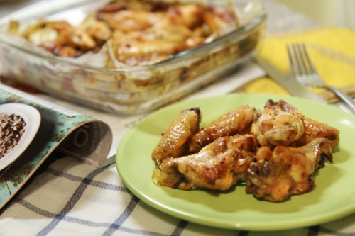подаємо крильця в медовому пряному соусі