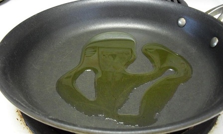 Розігріваємо масло