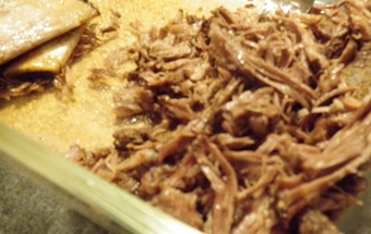 відокремлюємо шматочки м'яса від кісток