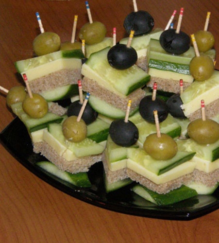 Канапе з сиром готові