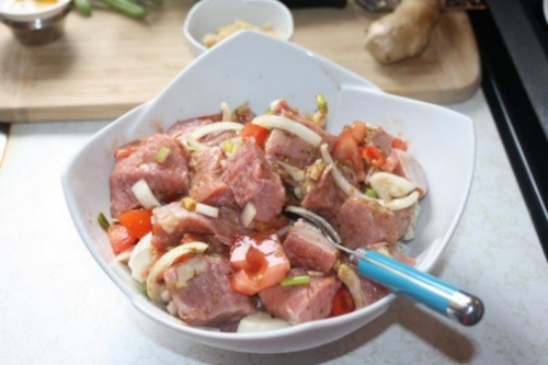 яловичина з овочами