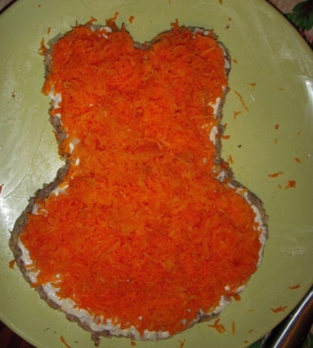 викладаємо салат шар за шаром