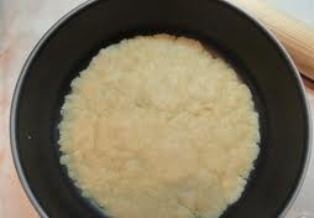 випікаємо пісочний корж