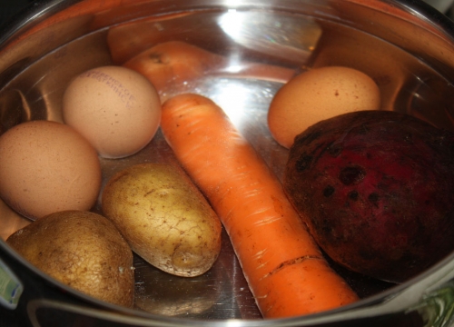 каструля з овочами