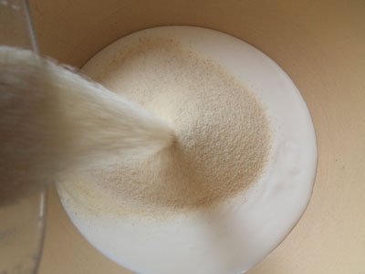 манка і сметана