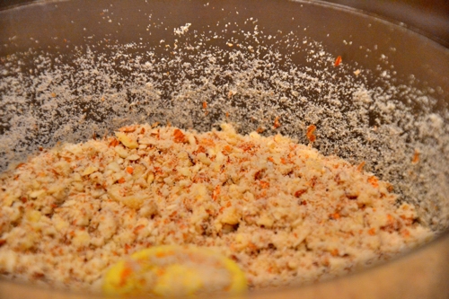 подрібнюємо горіхи