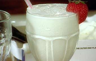 молочний напій з медом