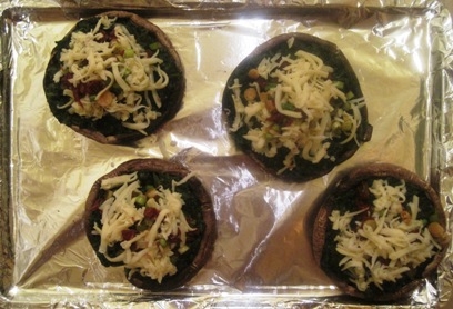 посипаємо блюдо тертим сиром