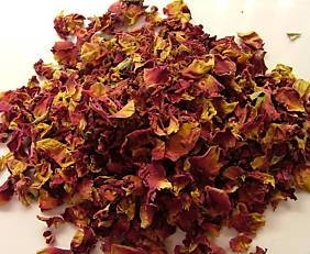 сушені пелюстки троянд