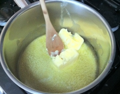 розтоплюємо вершкове масло