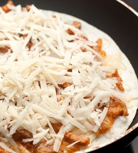 посипаємо сиром