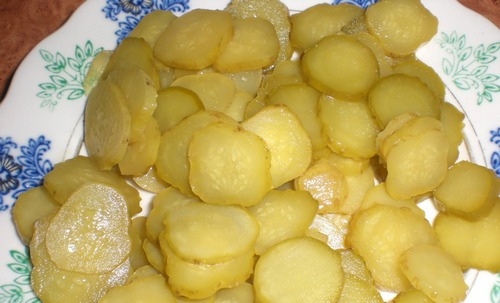 нарізаємо огірочки