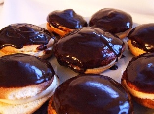 викладаємо тістечка