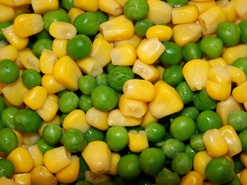 консервований горошок і кукурудза