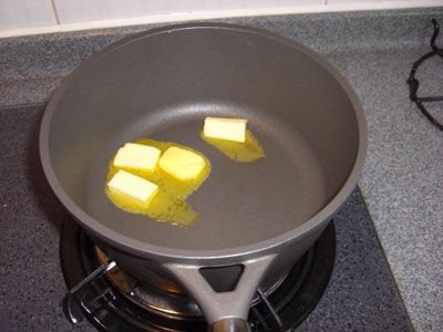 маргарин в сотейнику