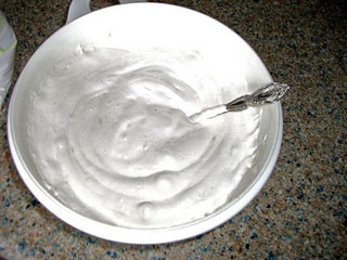 мастика у мисці