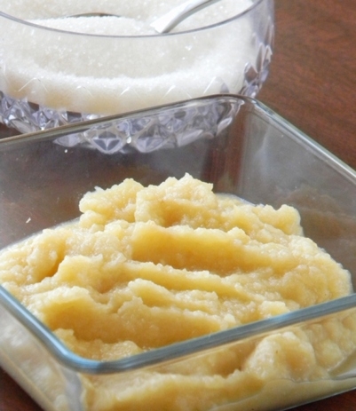 подрібнюємо запечені яблука в пюре