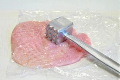 Відбиваємо м'ясо