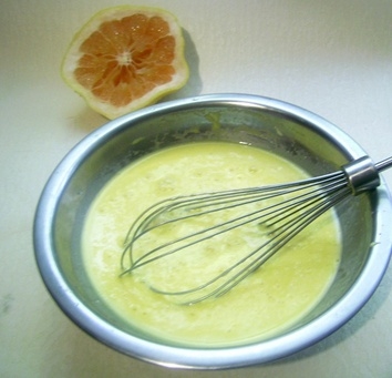 збиваємо яйця з маргарином