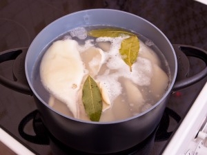 ставимо варити кальмара