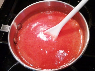 полунична маса