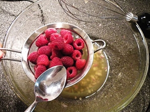 Змішуємо всі компоненти соусу