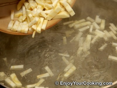 варимо коріння петрушки і селери